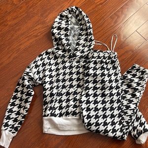 AQUA girls houndstooth hoodie and sweatpants